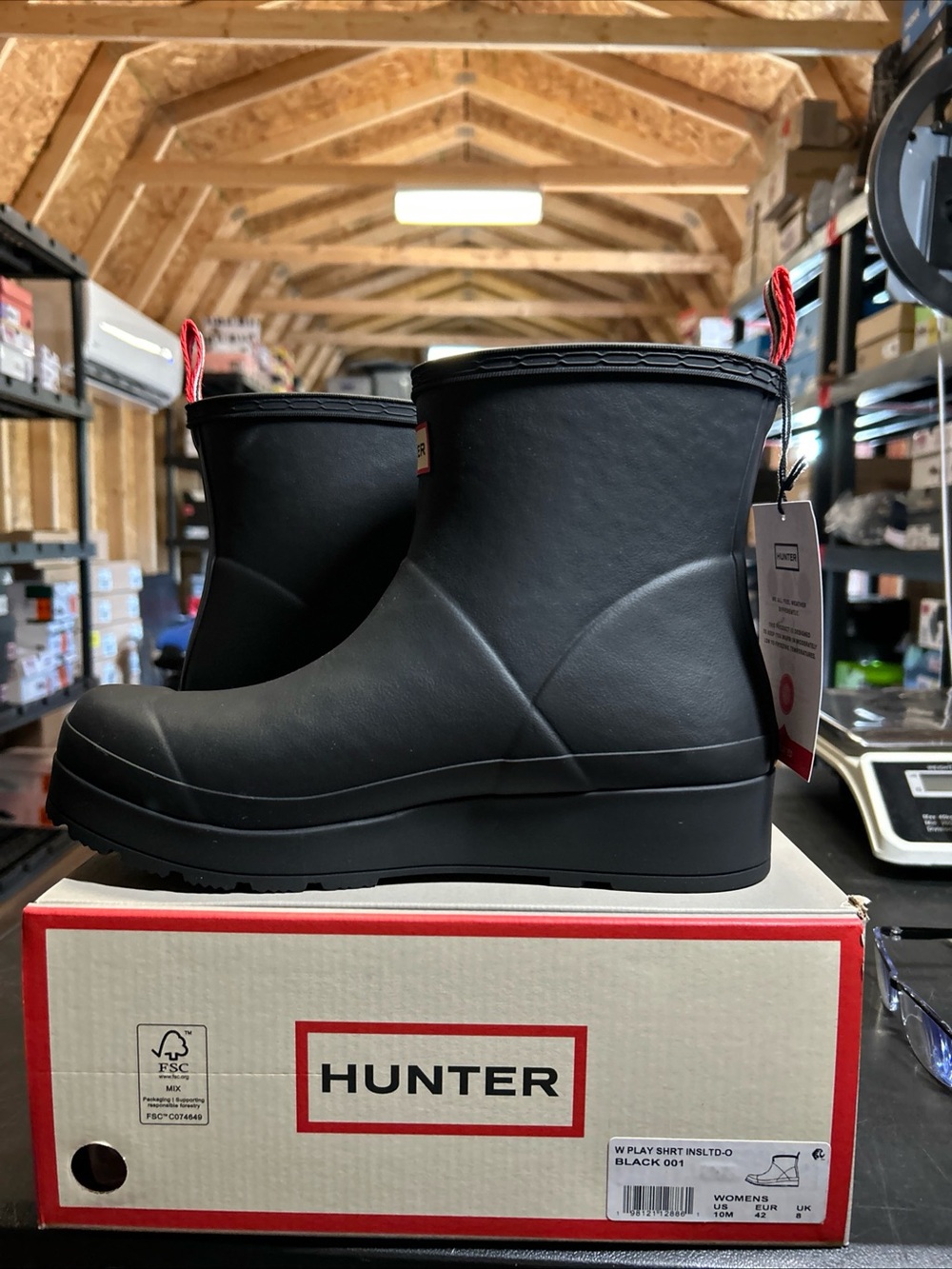 Hunter Women’s Black Play Short Insulated Rain Boots- Size 10